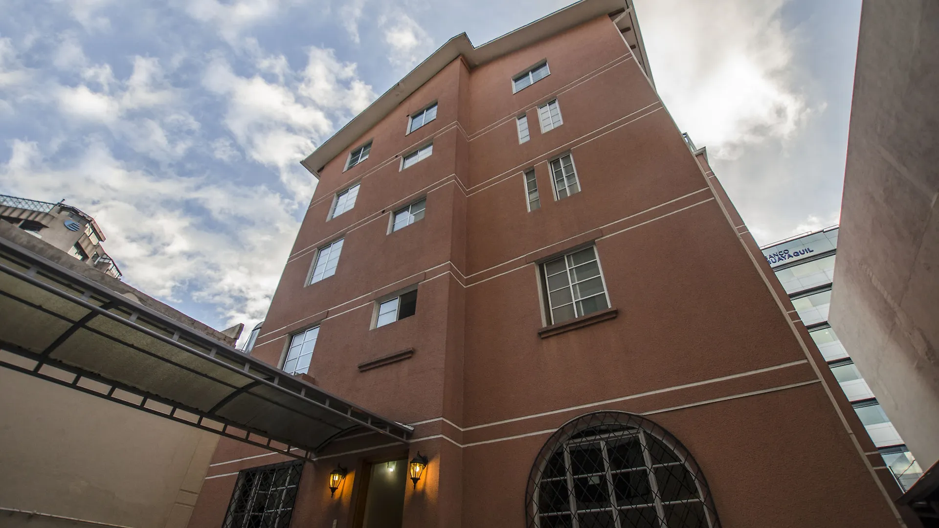 Hotel Carolina Montecarlo Quito Ecuador