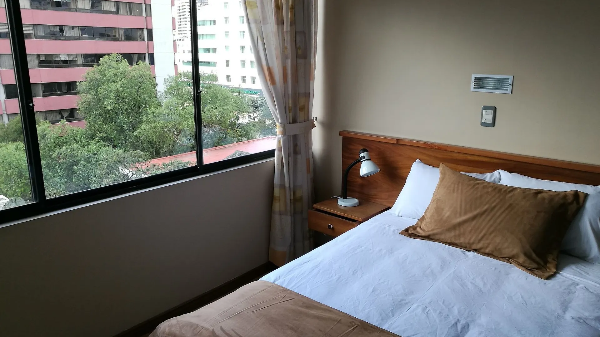 ***  Hotel Carolina Montecarlo Quito Ecuador